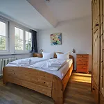 Appartement-5 *